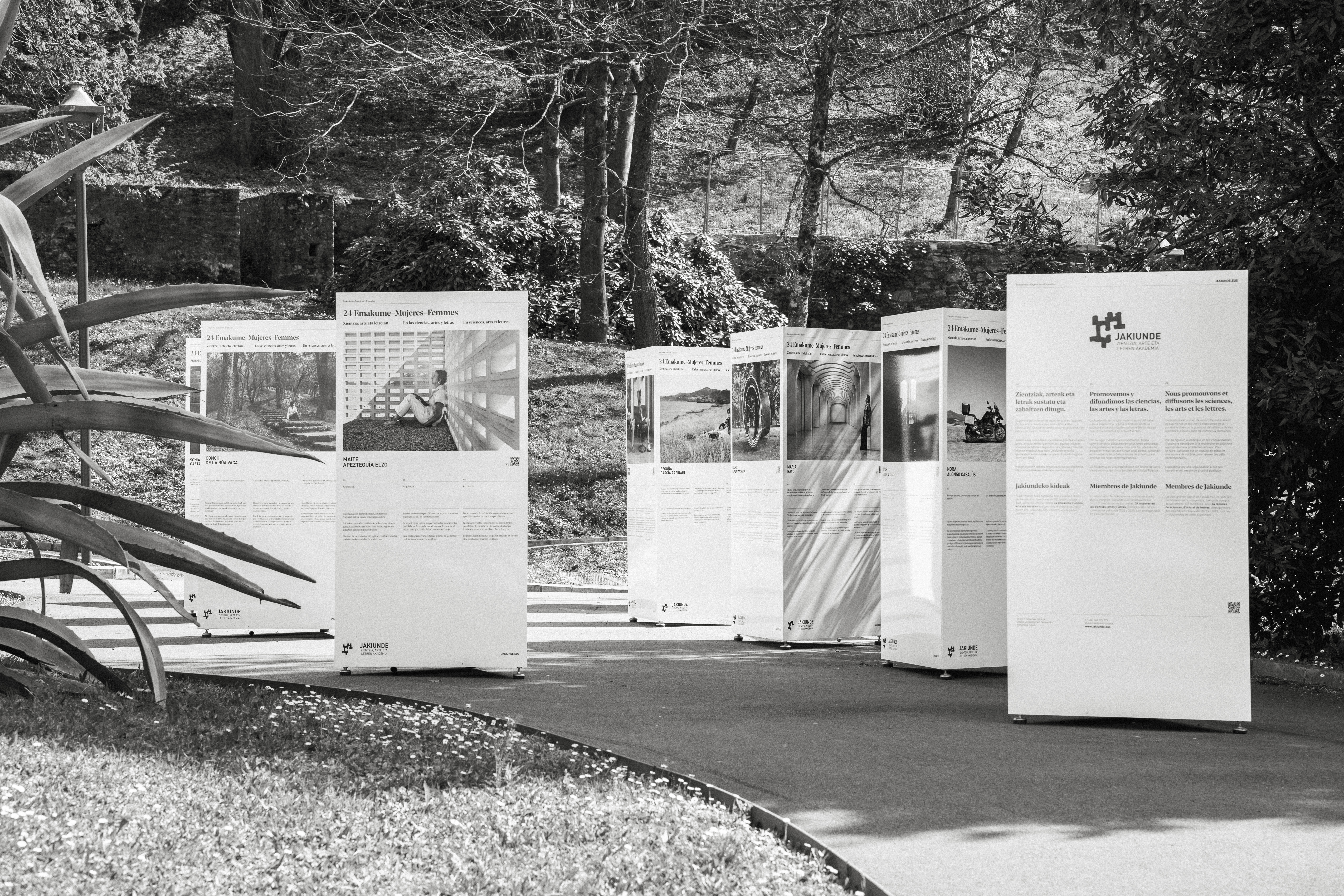 24 Mujeres en las ciencias, artes y letras, exposición en Bergara