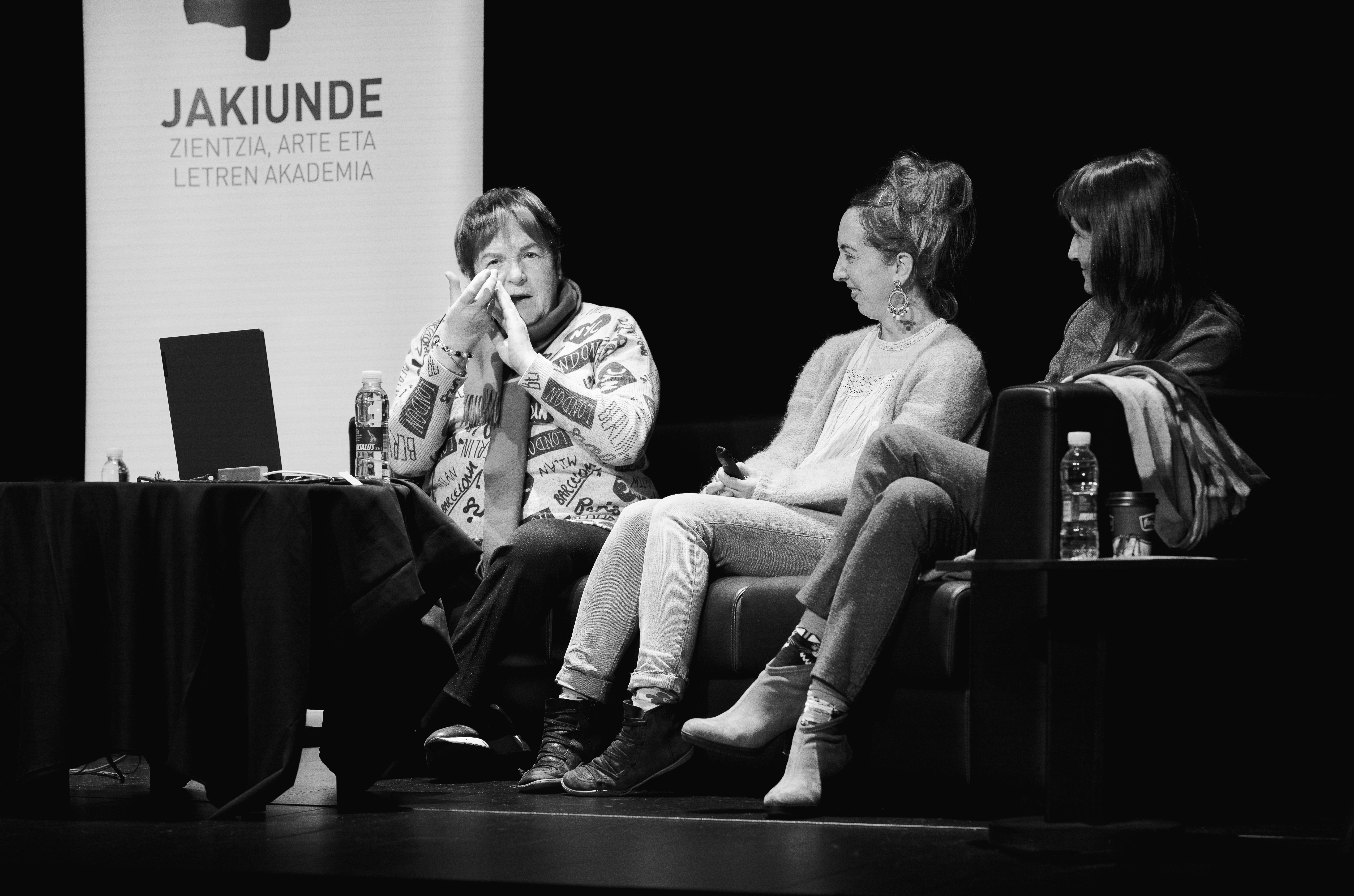 24 Mujeres en las ciencias, artes y letras, exposición en Bergara