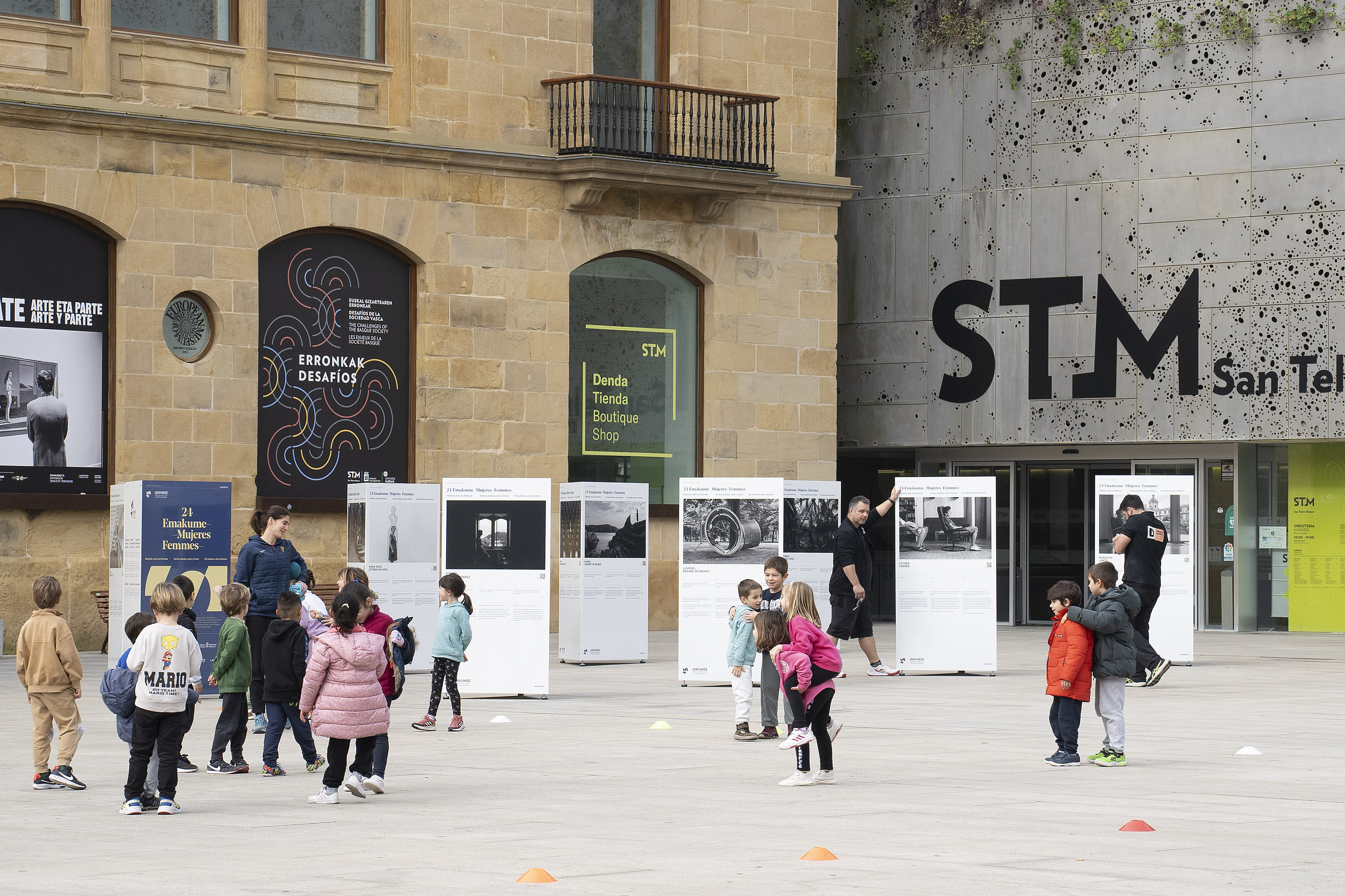 24 Emakume zientzia, arte eta letretan erakusketa Donostian