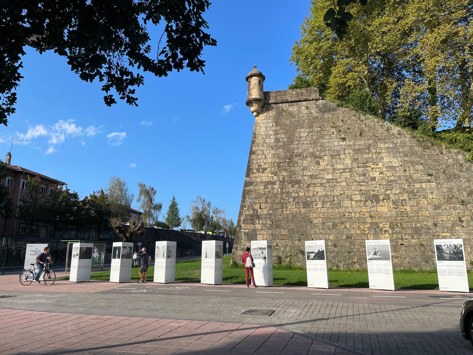 Erakusketa eta solasaldia: 24 Emakume, zientzia, arte eta letretan