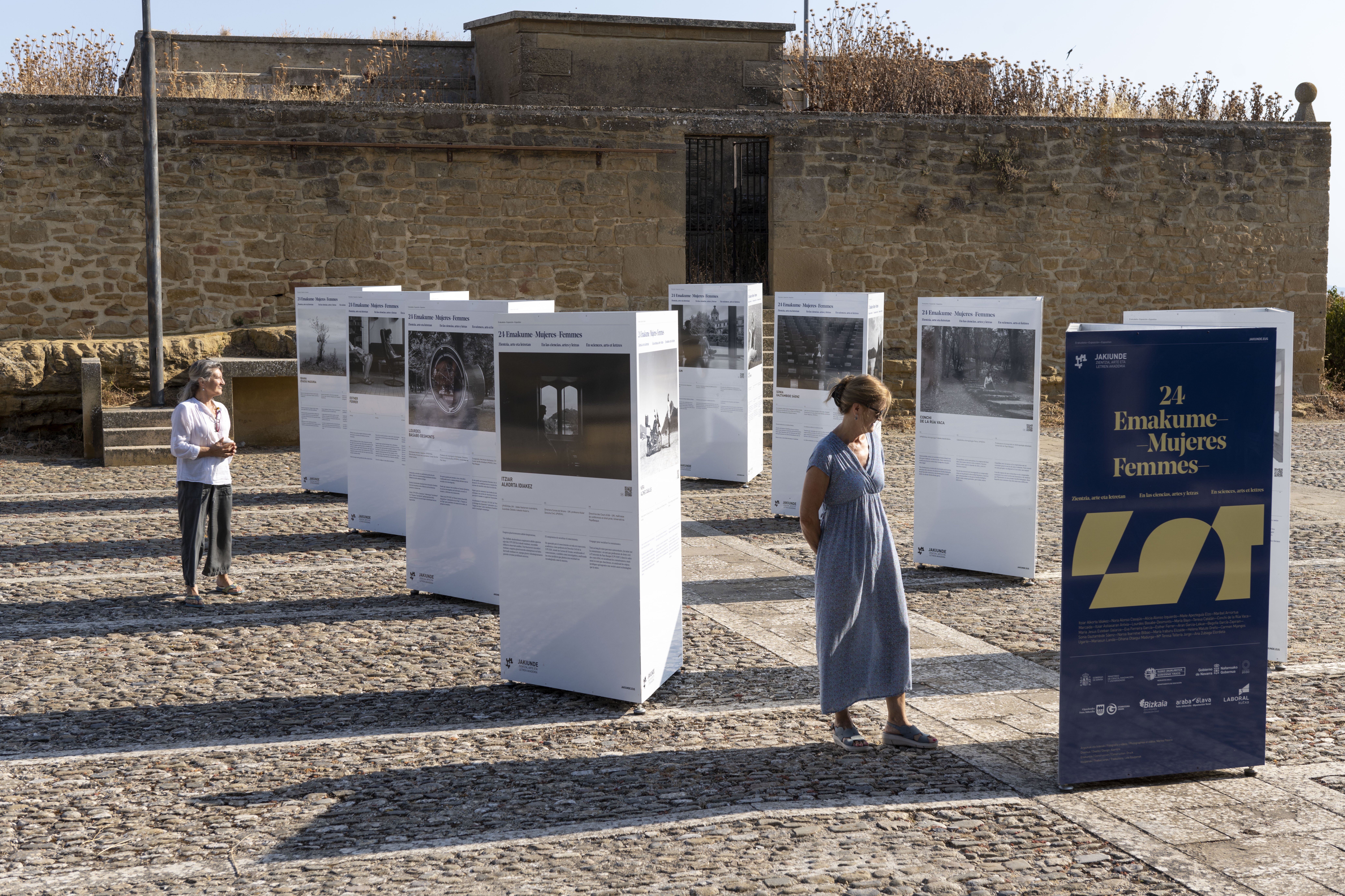 24 Emakume zientzia, arte eta letretan