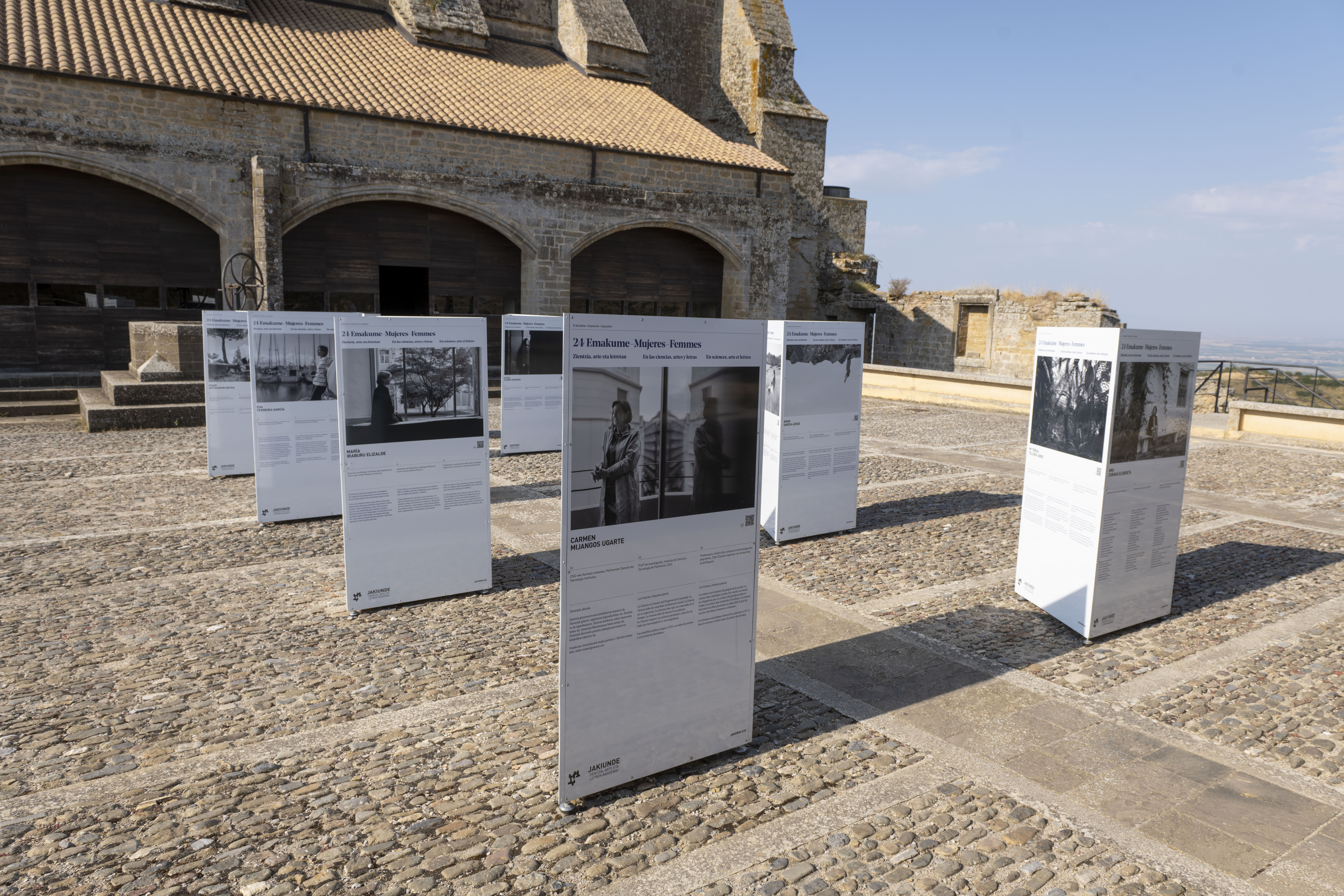 24 Emakume zientzia, arte eta letretan